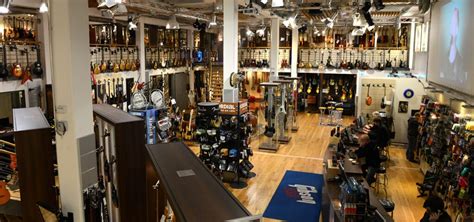 Thomann (retailer) .